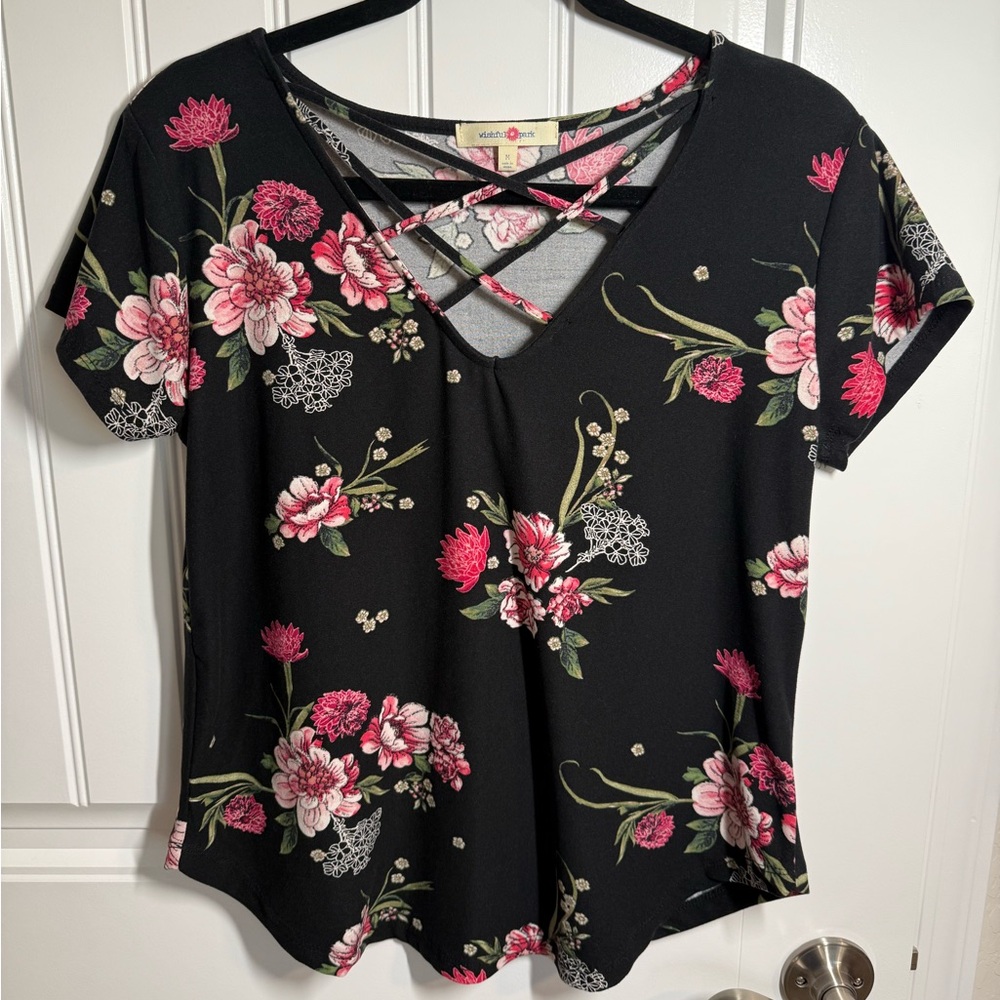 Wishful Park Black short sleeve Top with Pink Floral Design size M